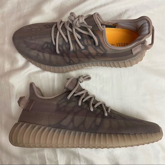 Yeezy Boost 350 V2 Mono Mist - Picture 3 of 9